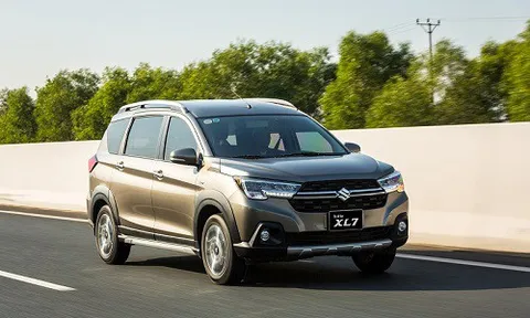 Suzuki khuyến mãi lớn nhất năm: XL7 ‘đại náo’ phân khúc SUV 7 chỗ